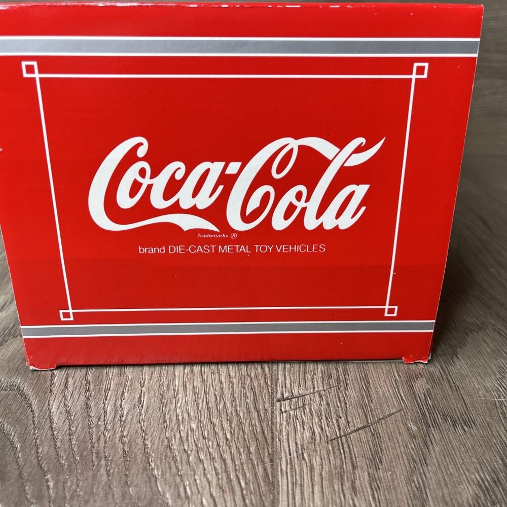 Hartoy Coca Cola 1936 Ford Delivery Truck 1:18 Scale Solido - 1979 - Picture 6 of 14